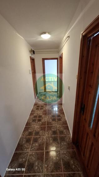 Apartament 2 camere, decomandat, zona Scoala nr. 11, Roman Neamt