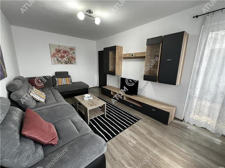 Apartament 3 camere la etaj intermediar si pivnita zona Vasile Aaron