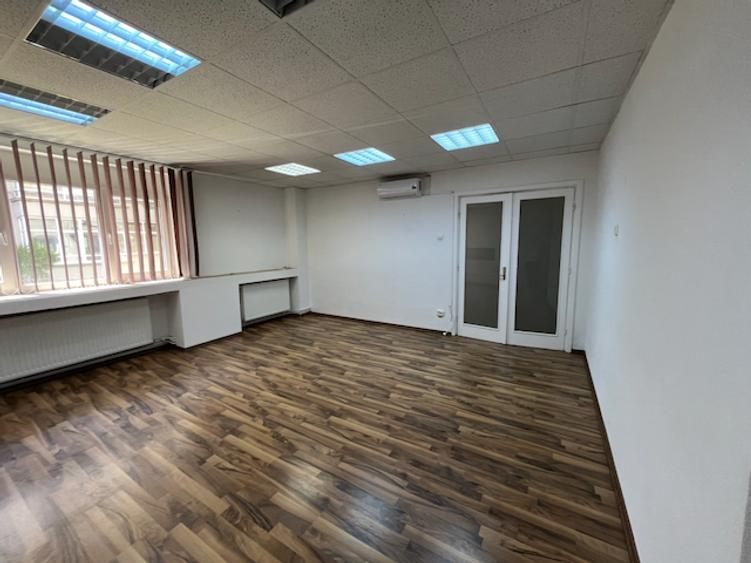 2 camere parter Calea Victoriei-Moxa, ideal birou, cabinete