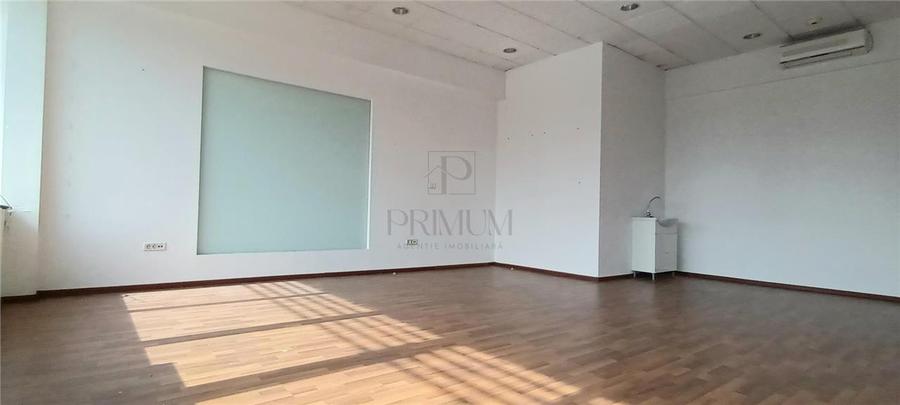Spatiu birouri etaj 3 cu lift - Aradului