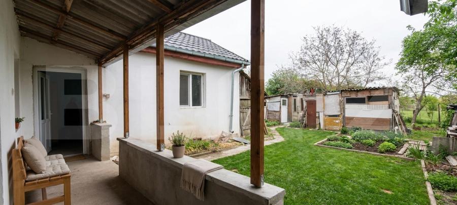 Casa plan parter 74 mp utili , 1500 mp teren,zona Lucian Blaga