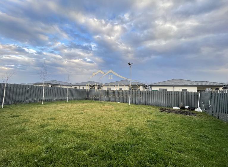 Vila moderna***4 camere***cu gradina//Cartier rezidential Corbeanca