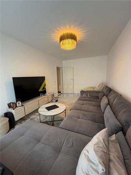 De vanzare apartament 3 camere – Str Amurgului