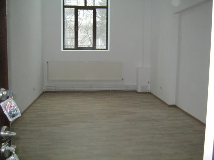 Spatii pretabile activitati de birou