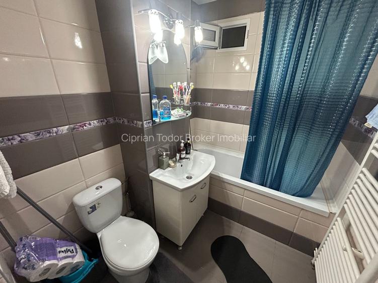 Apartament 2 camere, decomandat - Cugir
