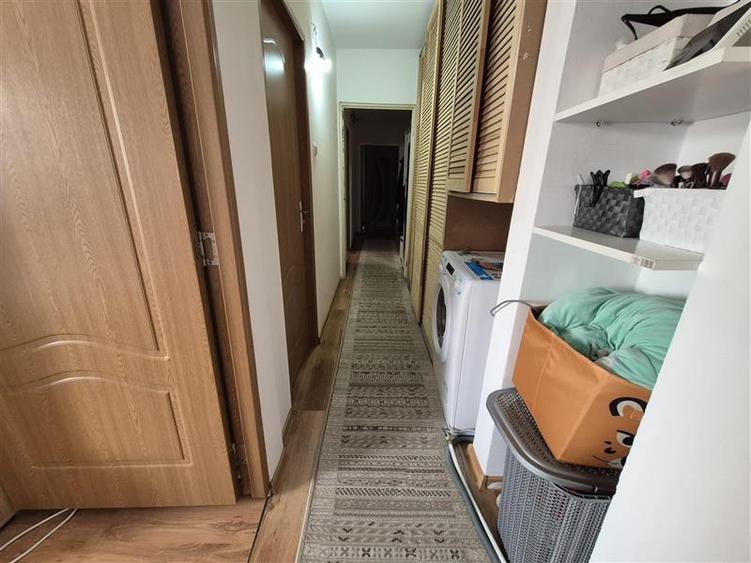 Apartament 3 camere de vanzare Alexandru cel Bun