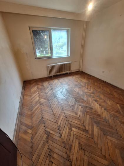 Intim - Sabroso, apartament 3 camere decomandate,