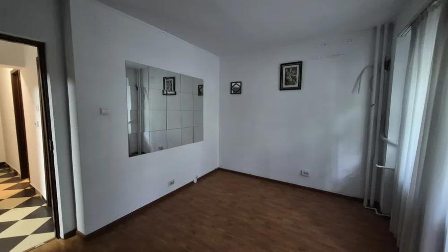 3 Camere | Decomandat | Et 1 | Decebal | Pretabil Birou Cabinet |