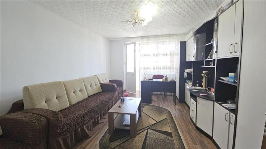 Apartament 3 decomandate, mobilat, zona Tic Tac