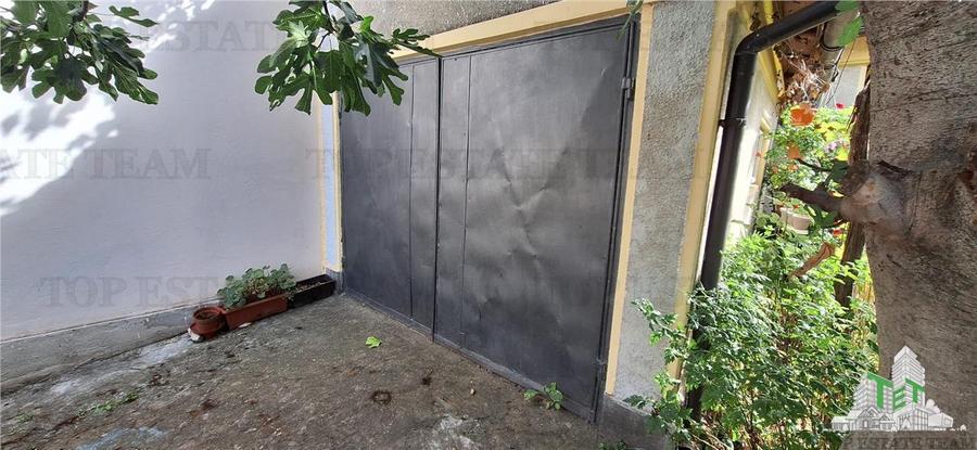 Casa rustica cu curte, 3 camere, zona Tabacarie, Constanta