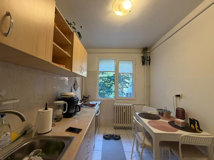 Titan 2 Camere Etaj 1 Bloc 1972 Reabilitat Instalatii Schimbate 10 Min Metrou