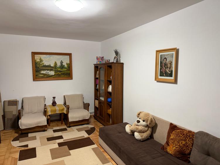 Apartament 3 camere la parter pretabil cabinet