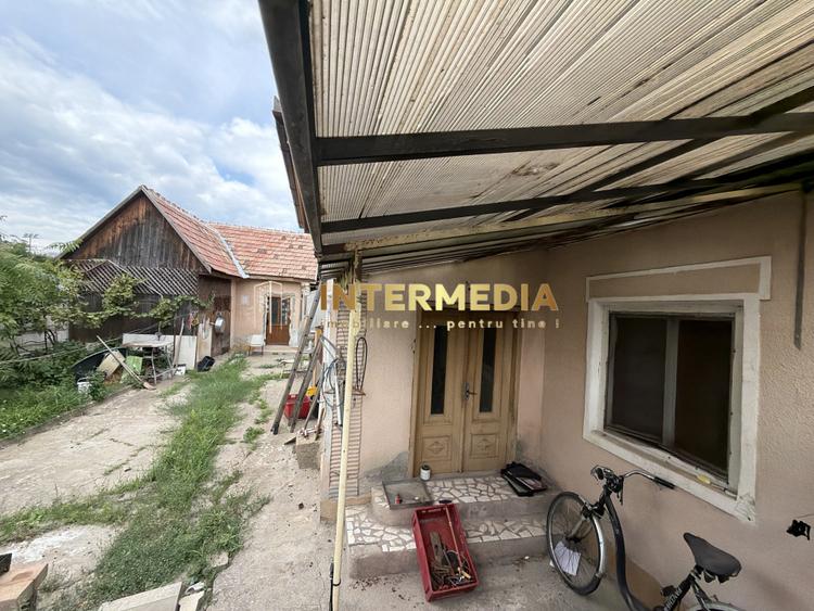 OKAZIE! Casă Centru 4 Camere Baie Bucatarie 483 mp Teren Renovabila Asfalt Utili