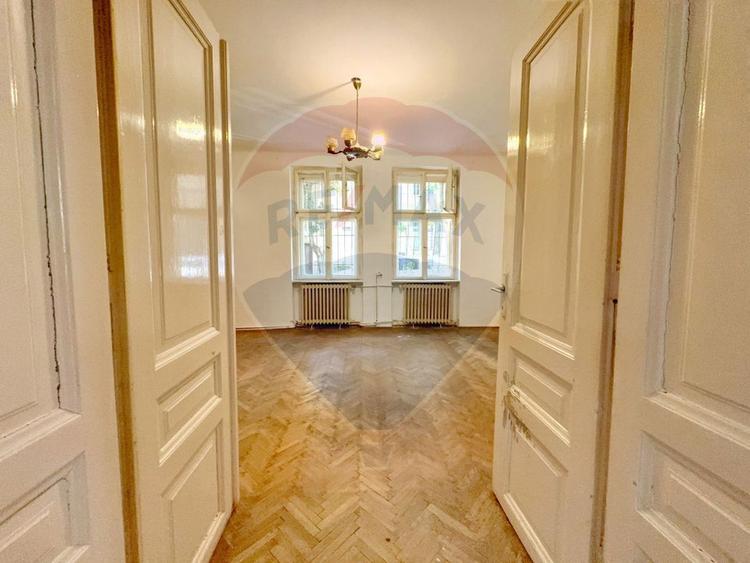 Casă / Vilă cu 6 camere de vânzare în zona Elisabetin