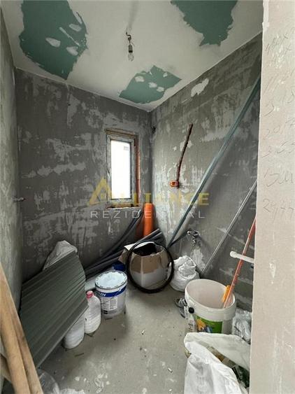 Vila P+1 cu 4 camere - 2 bai { Popesti Leordeni }