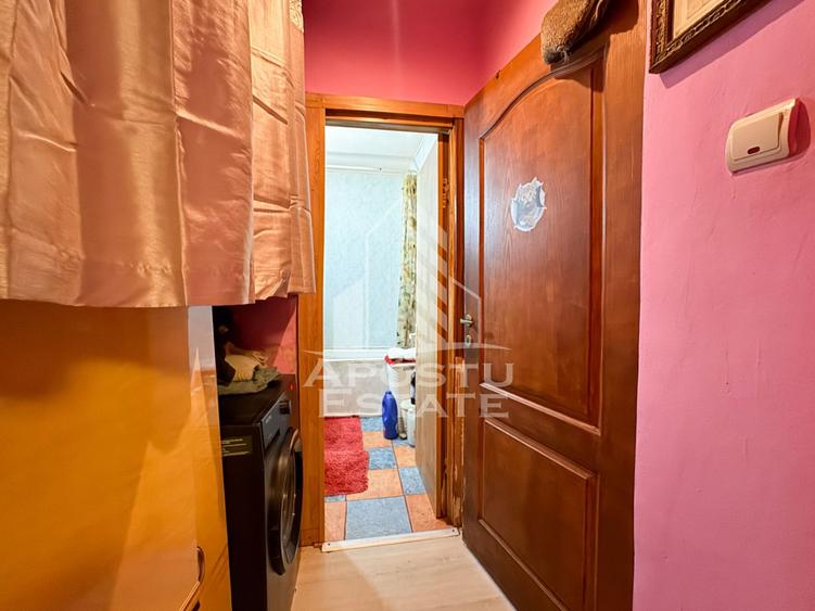 Apartament cu 2 camere, 44mp, etaj 1, anvelopat, zona Garii, Hunedoara