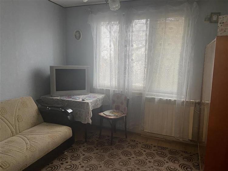 Apartament 3 camere , zona Sud , et 3 4 , decomandat ,52 mp