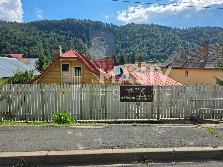Casă 3 camere, renovată complet în 2020, teren 310 mp, garaj – Azuga
