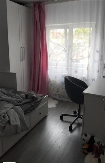 Etaj 2 cu 2 bai in bloc izolat, aproape de Mall