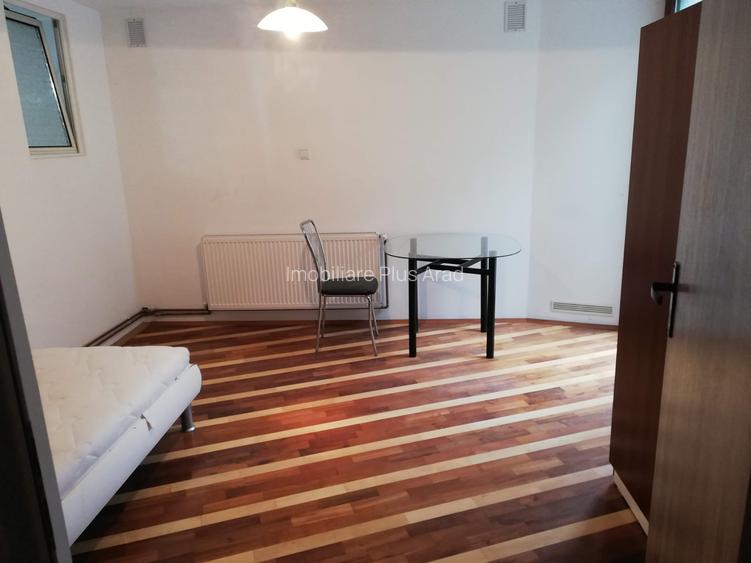 Vand vila 8 camere zona centrala - 18