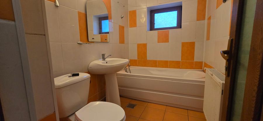 Targoviste, str. Boerescu Zaharia, parter, vanzare apartament 4 camere