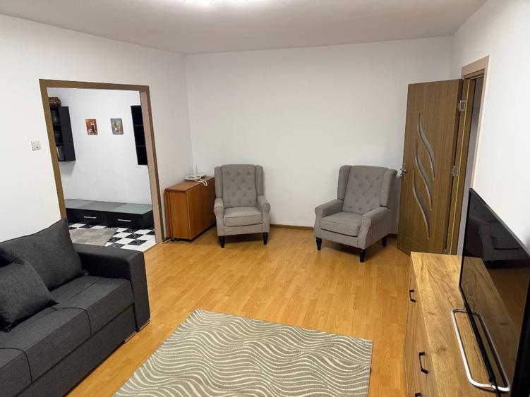 Închiriez apartament 4 camere zona Dristor -Baba novac