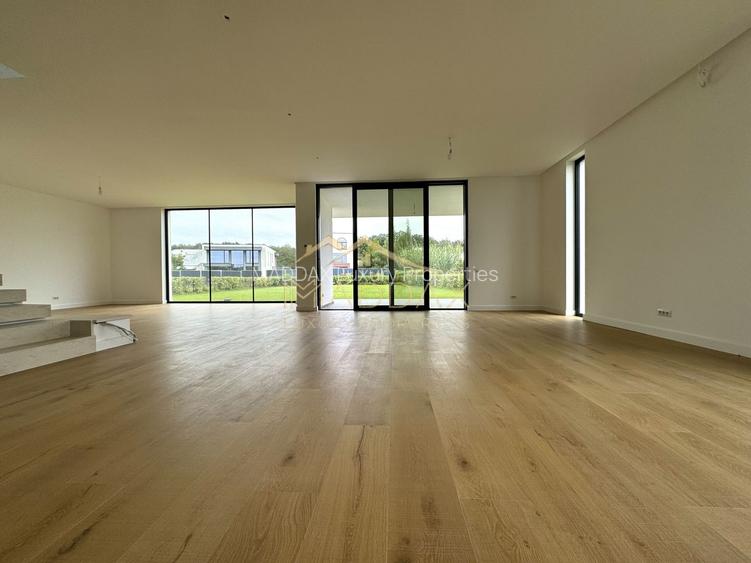 Vila Exclusivista in Mijlocul Naturii *959mp teren*/ 420mpc / Balotesti