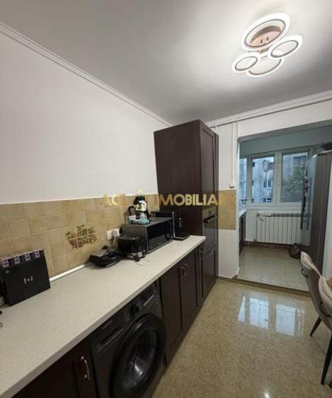 3 Camere de inchiriat | Crangasi | 2 Băi | Centrala | Parcare