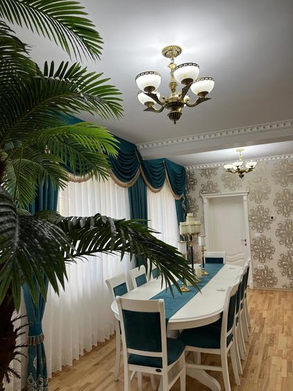 Vilă cu 7 camere, P+E, Piscină, 1102mp teren, Dealuri, Oradea.