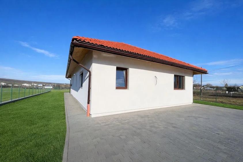 Casă individuală, P+Pod, finisată, 750mp teren, Jucu de Mijloc