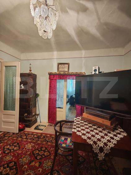 Casa batraneasca renovabila, 1.033 mp teren, zona Poiana