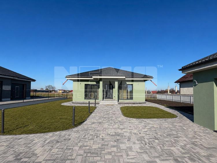 CASA MODERNA CU 4 CAMERE SI CURTE | 161 MP+48 MP ANEXA | VOLOVAT