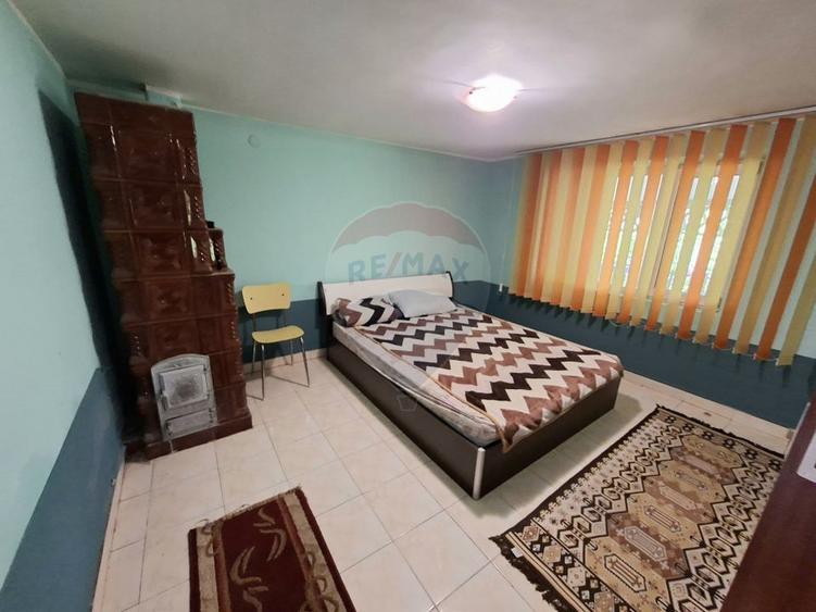Casă / Vilă cu 4 camere de vânzare