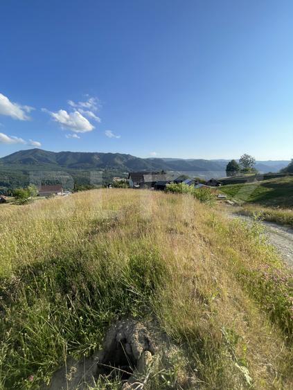 Teren de vânzare – 1251 mp în Colibița, cu panoramă superbă spre munți și lac