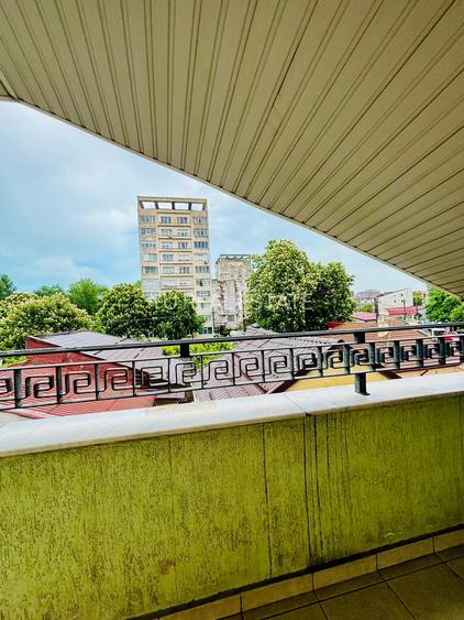 Apartament 4 camere de închiriat – zona Trocadero, str. Poporului - 13