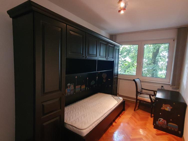 De inchiriat apartament 3 camere zona centrala- langa hotel Central