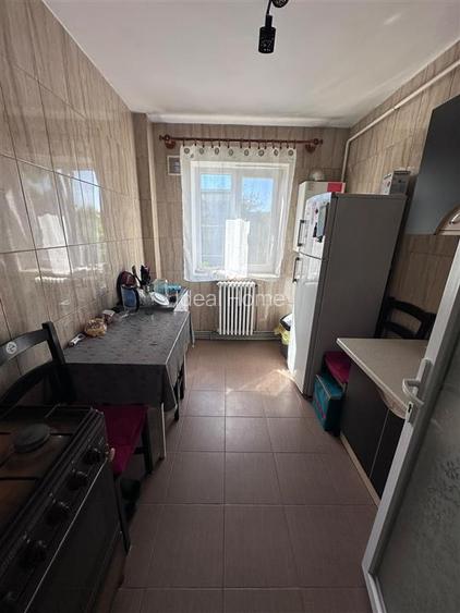 De inchiriat ap 3 camere Podu Ros PNL - 9