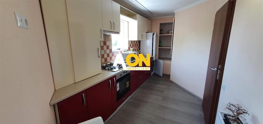 Apartament 3 camere, 97 mp utili, la vila, zona Alba Mall