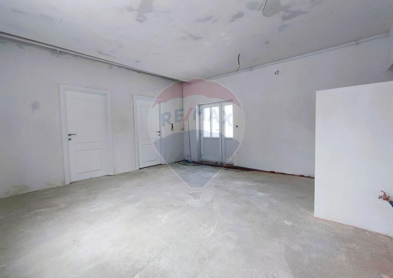 Apartament cu 3 camere,la parter, pe strada Morilor nr.10 Sibiu