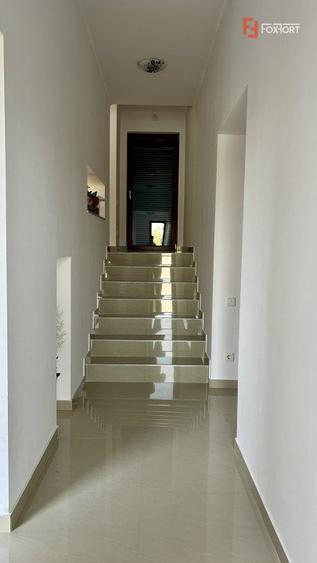 COMISION 0% Casa individuala cu 4 camere si 2 garaje, zona Sanandrei