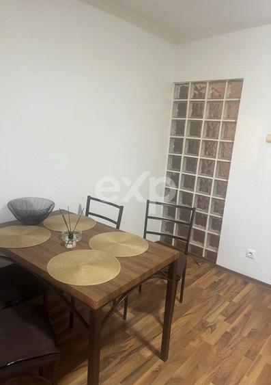 De vânzare apartament 2 camere , et 6/8– Zona Trocadero, Constanța