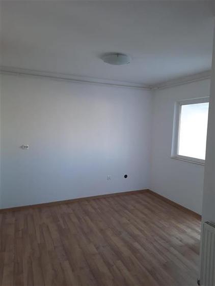 Garsoniera de inchiriat – Centrul Civic   Zizinului