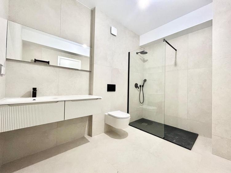 Apartament 4 camere de inchiriere zona Pipera .