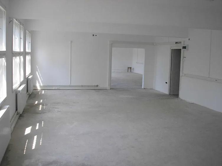 Spatiu comercial, 220 mp, zona 1 Mai