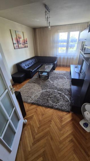 Apartament 4 camere de închiriat – Zona Centru | 82 mp | 400 €/lună