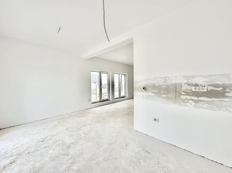 Duplex spatios - 4 camere - 105 mp utili - Cartier asfaltat - Mosnita