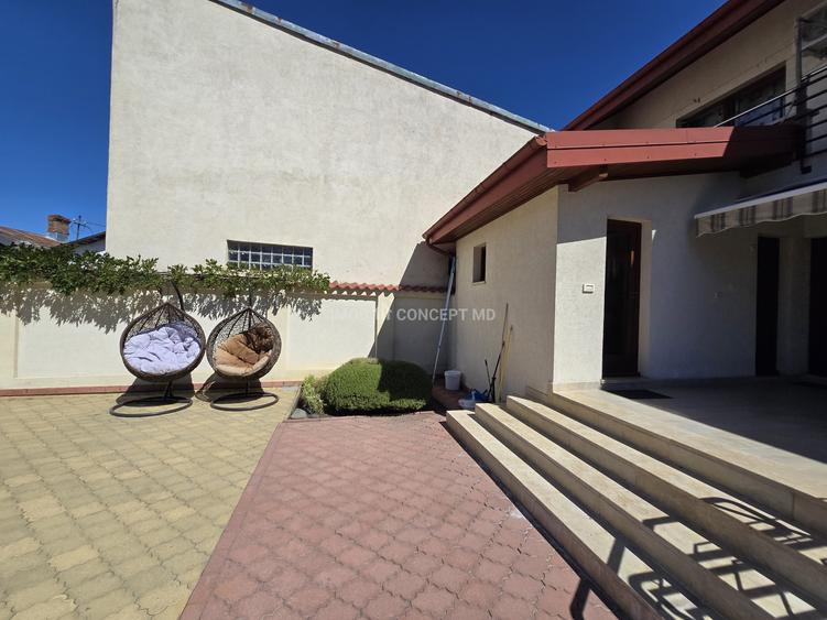 VANZARE Casa-vila deosebita cu 5 camere si 1141 mp teren in zona Centrala