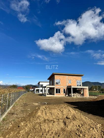 Casă individuală la roșu – 118 mp utili, teren 420 mp, drum privat și curte - 7