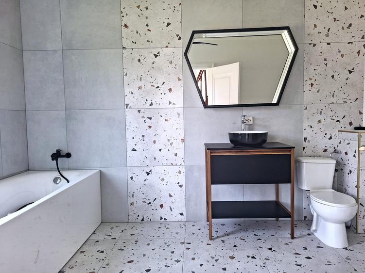 Casa recent renovata in Campenesti