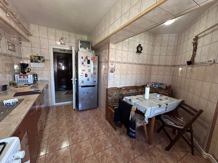 Apartament 3 camere 81mp, Ansamblul Dorobantilor.